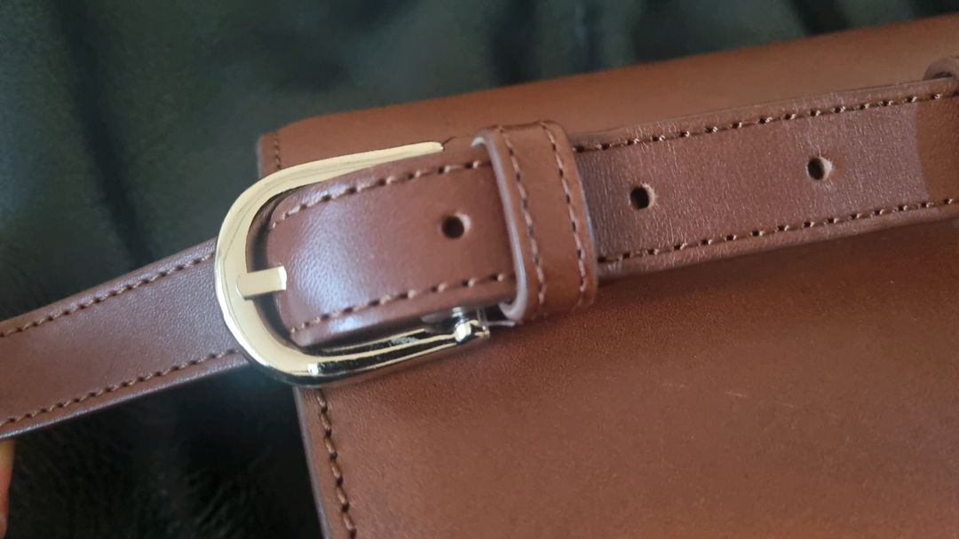 APC아페쎄 하프문 브라운 이미지