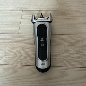 브라운 시리즈8 면도기