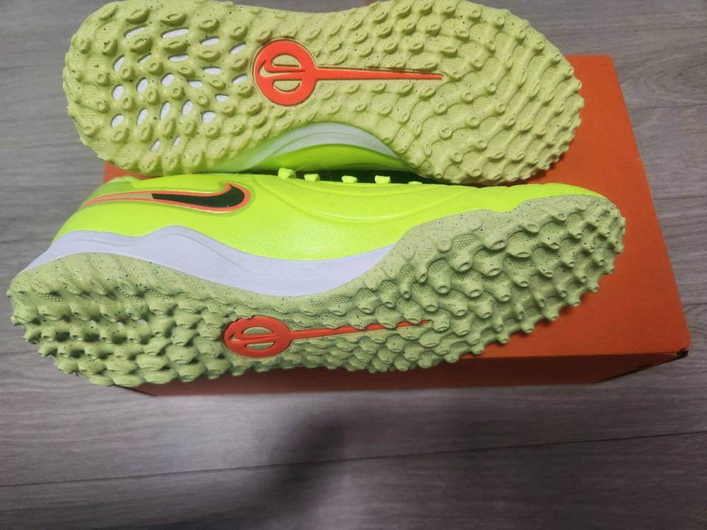 [새상품] 나이키 풋살화 티엠포 레전드 10 프로 TF DV4336-701, 265--2