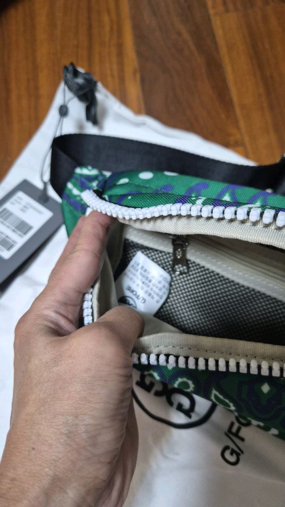 지포어 벨트백 새상품--1