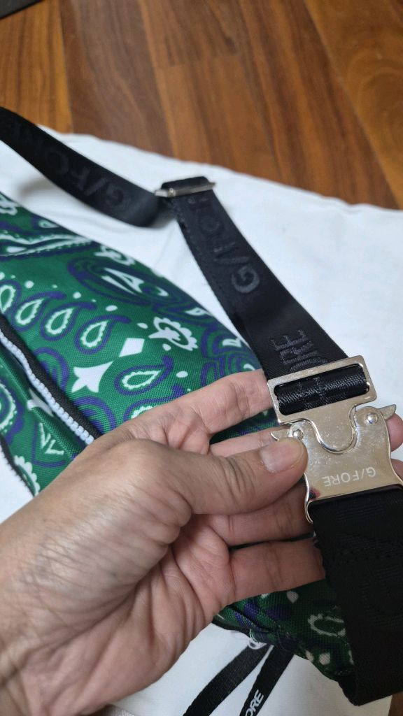 지포어 벨트백 새상품--2