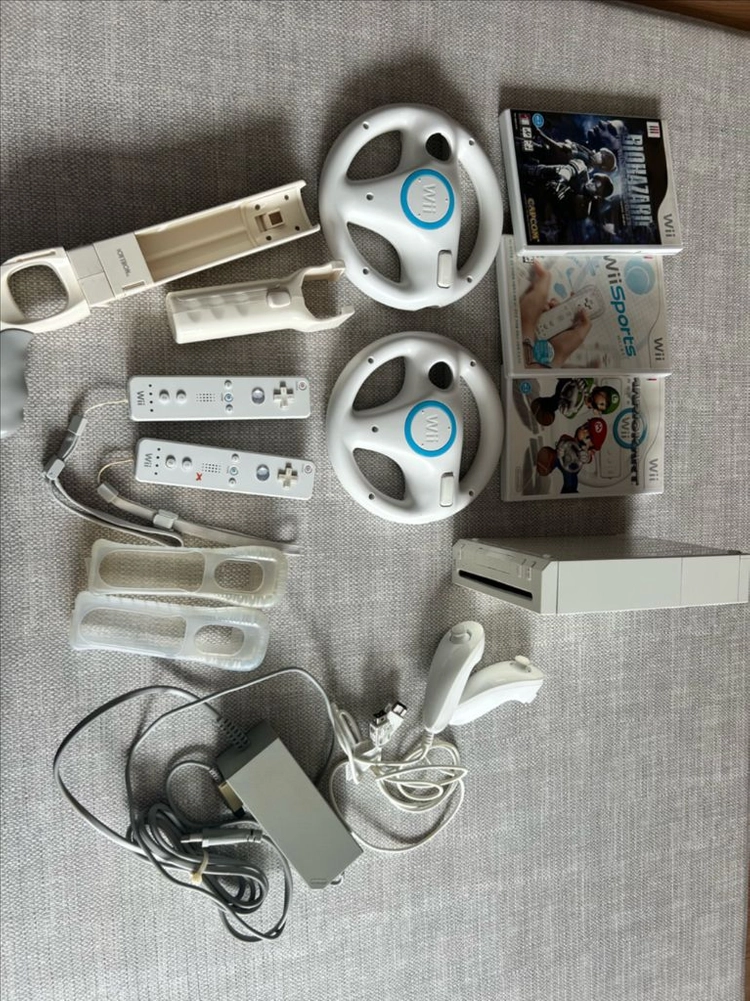 닌텐도 Wii 본체 + 게임CD 이미지
