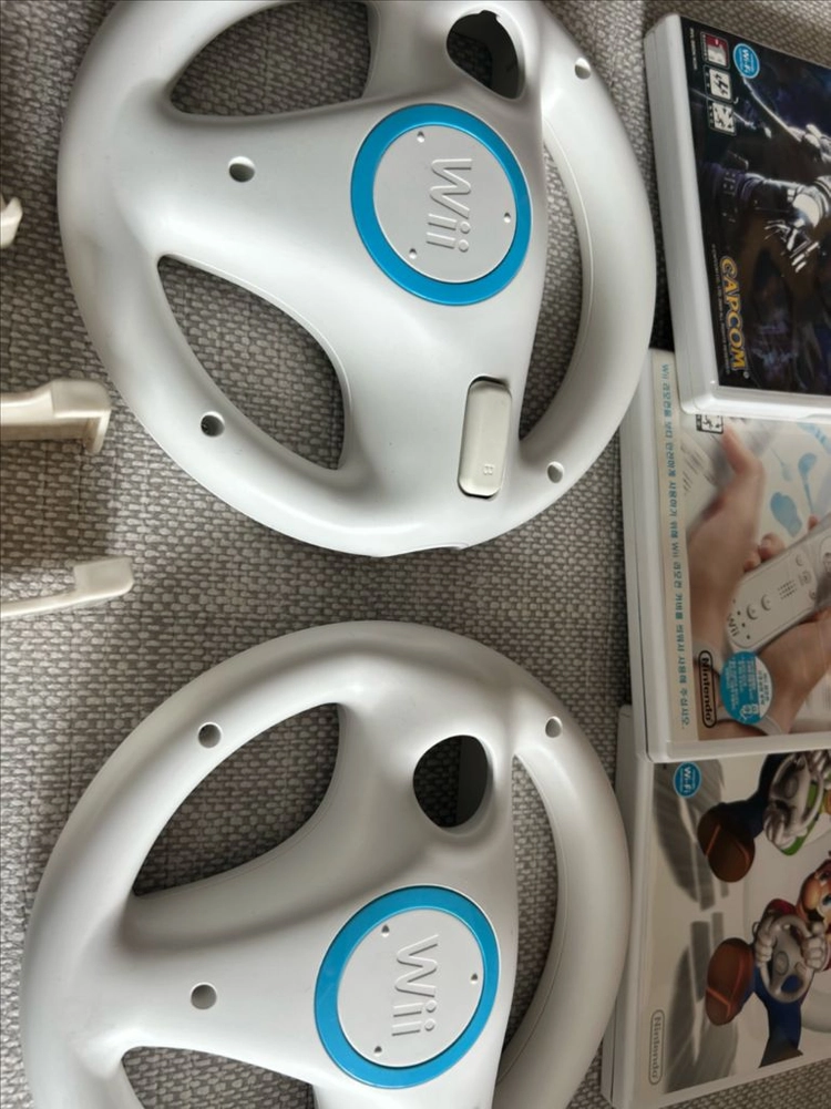 닌텐도 Wii 본체 + 게임CD 이미지