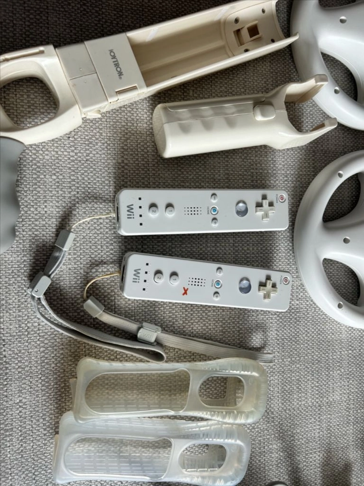 닌텐도 Wii 본체 + 게임CD 이미지