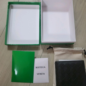 (미사용)보테가베네타 인트레치아토 반지갑 다크그린