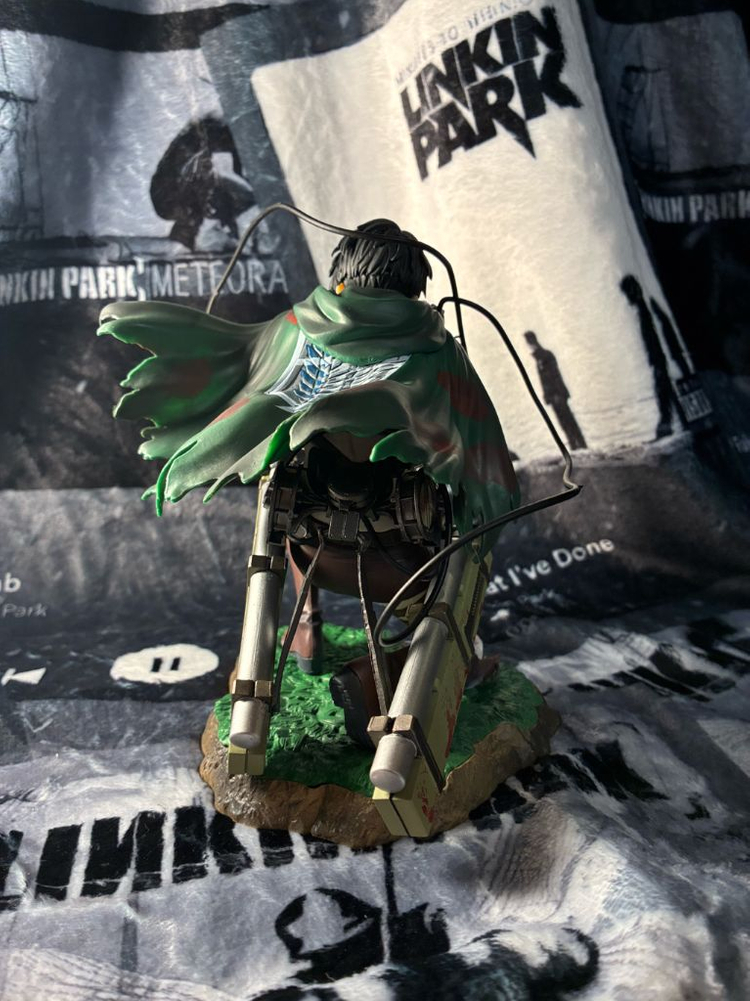 리바이 피규어+ 캔버스 포스터 진격의거인 (상태좋음 무료배송)--4