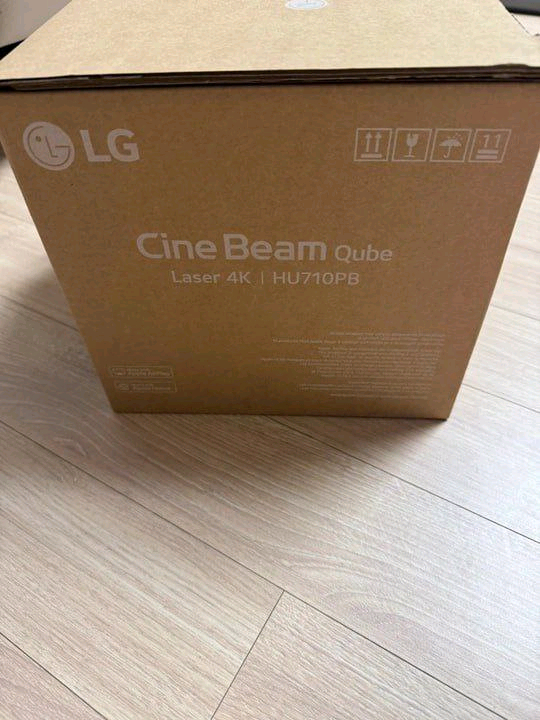 LG 시네빔 큐브 레이저 4K HU710PB(미개봉/새상품)--3