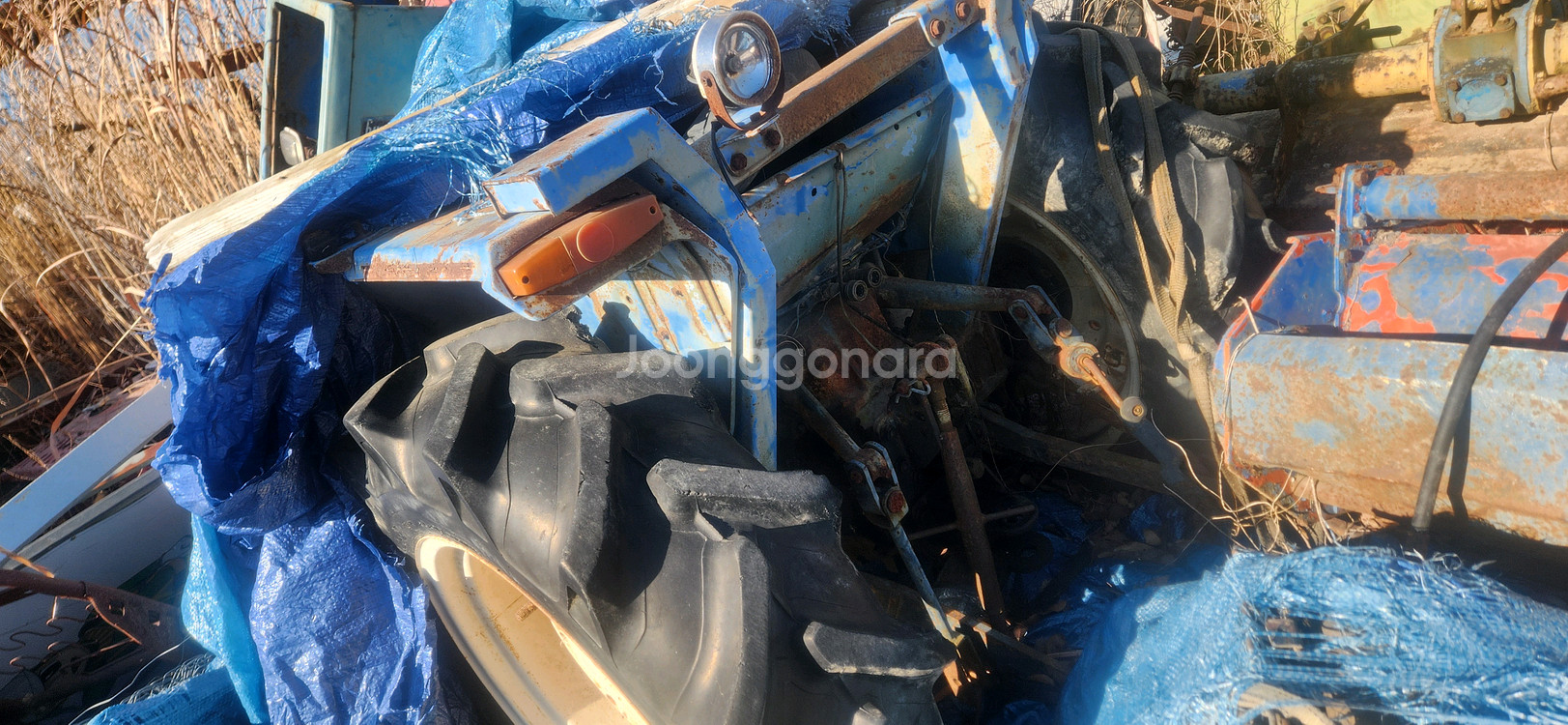 동양 25마력 TL2540 트랙터 트랙트 트렉터 트렉트 엔진이상 분리해놓은 부품용이나 수리용--2