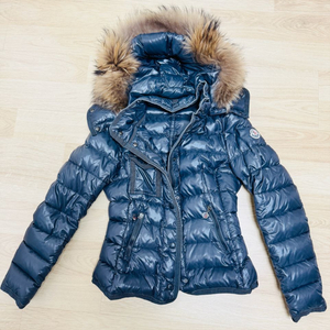 (정품)몽클레어 아르무아즈 여성 패딩 팝니다.