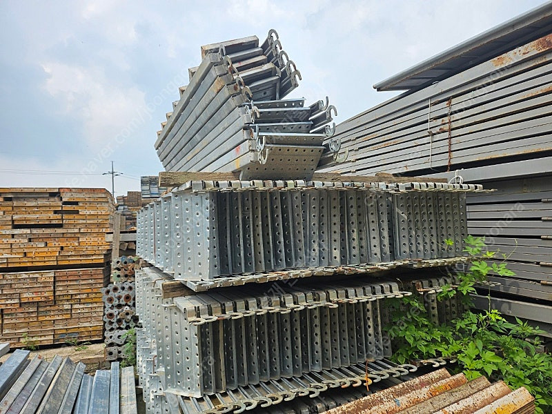 틀비계계단(중고),BT계단(중고),계단발판(중고) 판매합니다. 다른규격없습니다.--1