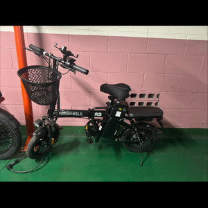 투휠스 전기자전거 (직거래만가능)