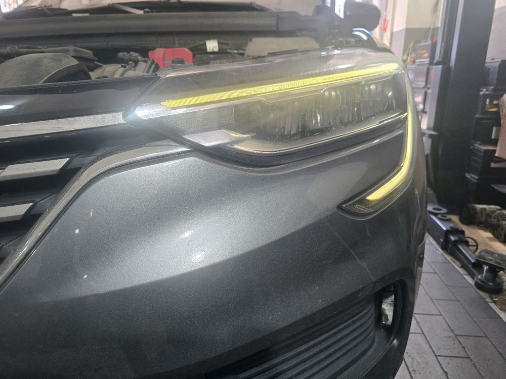 르노XM3 LED 헤드램프 양쪽 B급팝니다(데이라이트 노란빛)--1