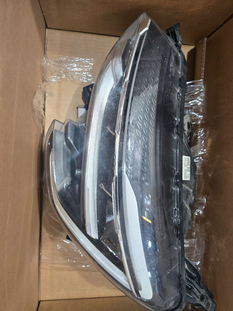 르노XM3 LED 헤드램프 양쪽 B급팝니다(데이라이트 노란빛)--3