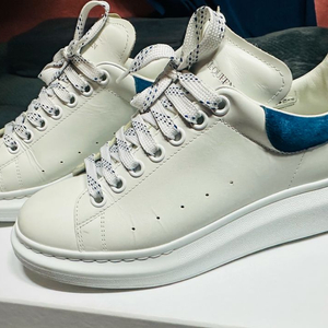 알렉산더맥퀸 오버솔 스니커즈 화이트/블루탭 42.5 (280~285) 사기꾼들말고 한분만