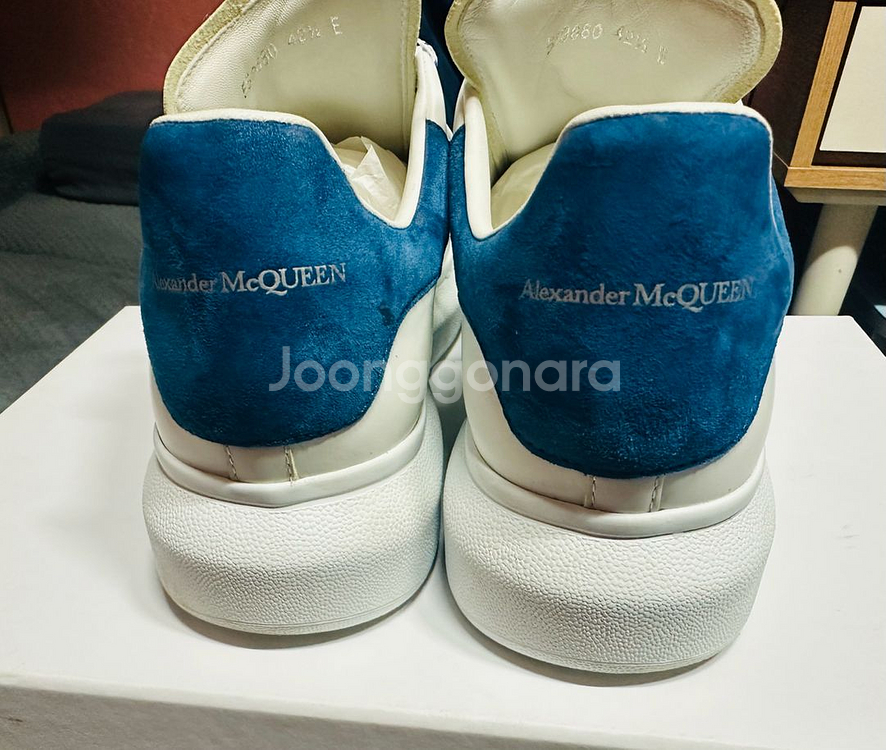 알렉산더맥퀸 오버솔 스니커즈 화이트/블루탭 42.5 (280~285) 사기꾼들말고 한분만--2