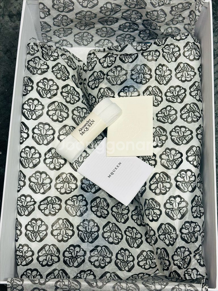 알렉산더맥퀸 오버솔 스니커즈 화이트/블루탭 42.5 (280~285) 사기꾼들말고 한분만--6