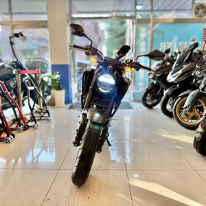 23년식 CB125R 18,XXXkm 판매합니다:)