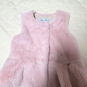 타티네쇼콜라 퍼 조끼, 압소바 털 조끼 100