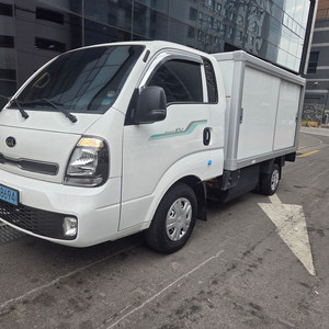기아 봉고3 EV 양문미닫이 저상내장탑차 이미지