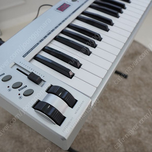 마스터 키보드 팝니다.