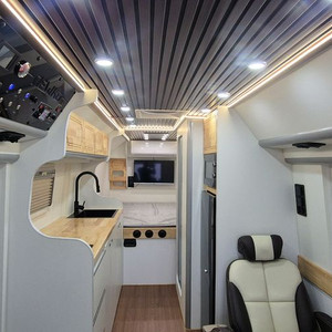 버스캠핑카(16년식 오토,1종보통 운전가능) 이미지