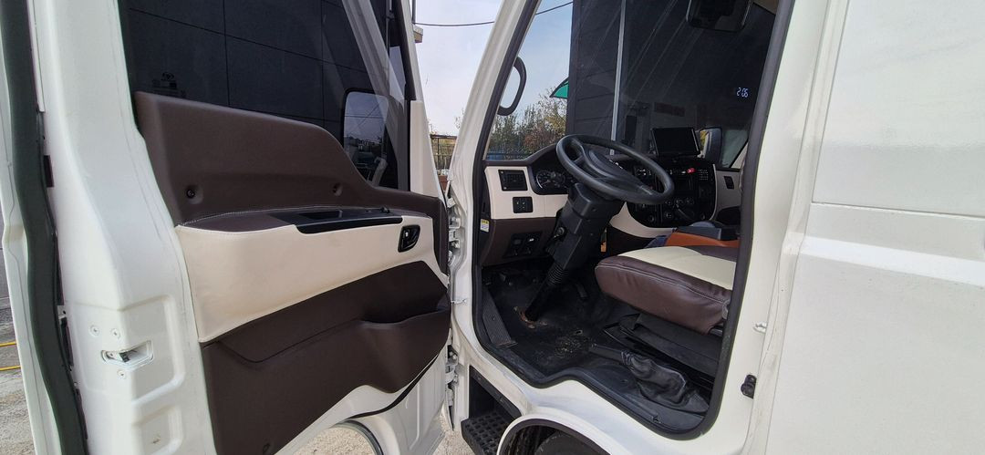 버스캠핑카(16년식 오토,1종보통 운전가능) 이미지