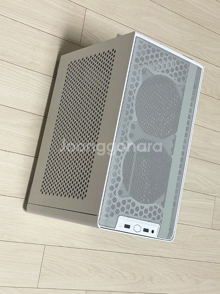 쿨러마스터 NR200P 케이스--2