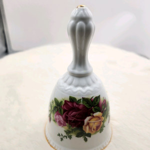 로얄알버트 올드 콩거 로즈 은은한소리볼 이미지