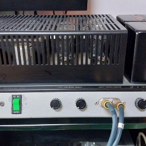 럭스만KMQ7 진공관 파워 앰프 이미지