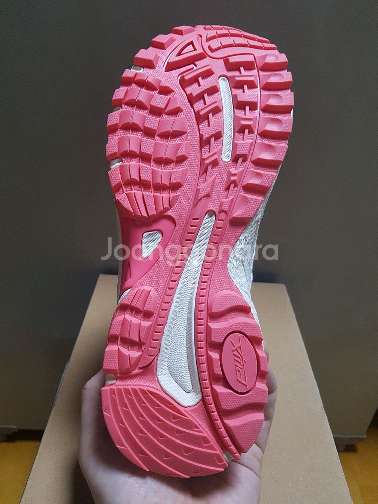 (새상품)방수 다이얼 트레킹화 등산화 프로월드컵 운동화--7