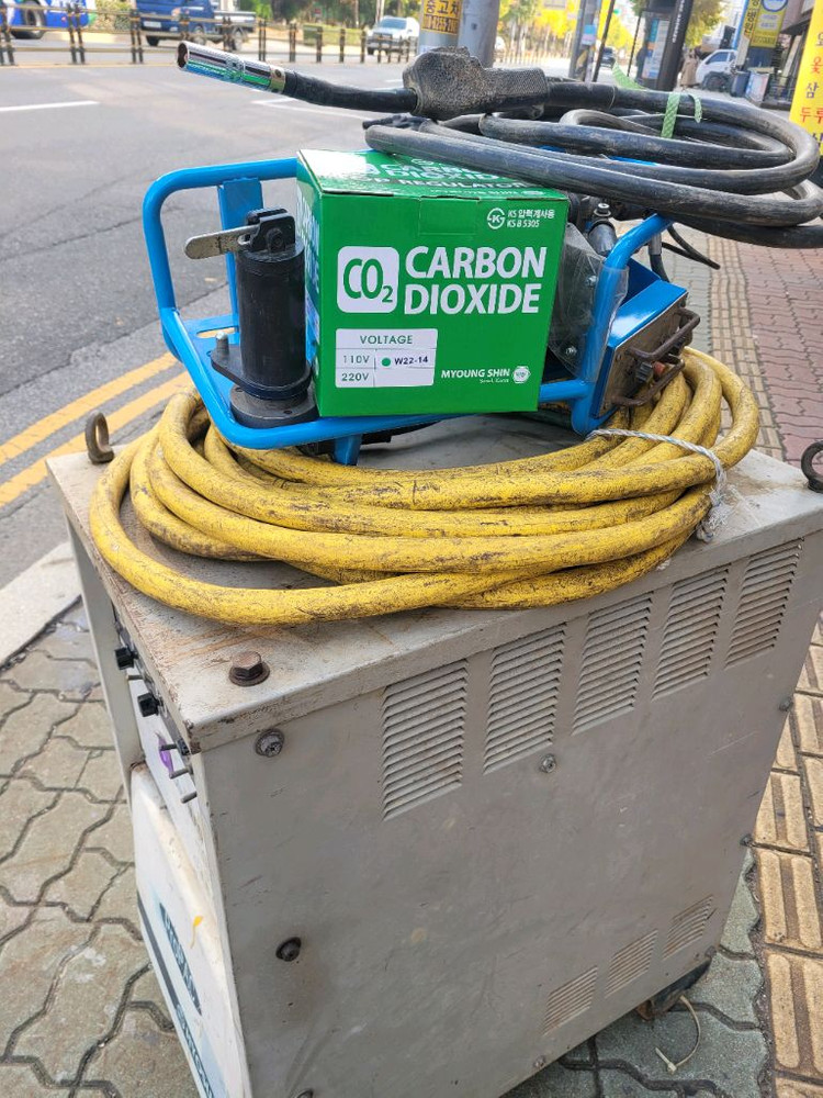 CO2용접기650A--1