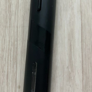 Unitec 전동 와인 오프너 건전지 네개 포함색상은 블랙이고, 작동을 위해 AA 건전지로 작동하며 현재 사용 가능