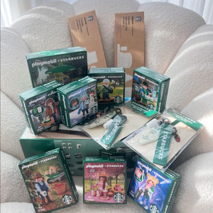 [새상품]스벅 플모 시즌2 커피트럭+피규어 +스텐드A/B , 마이버디키링