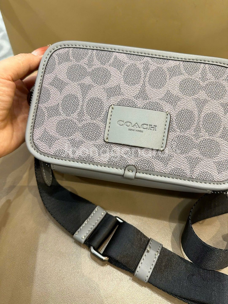 코치 시그니처 캔버스 와이어트 크로스바디CW365[해외]새상품--6