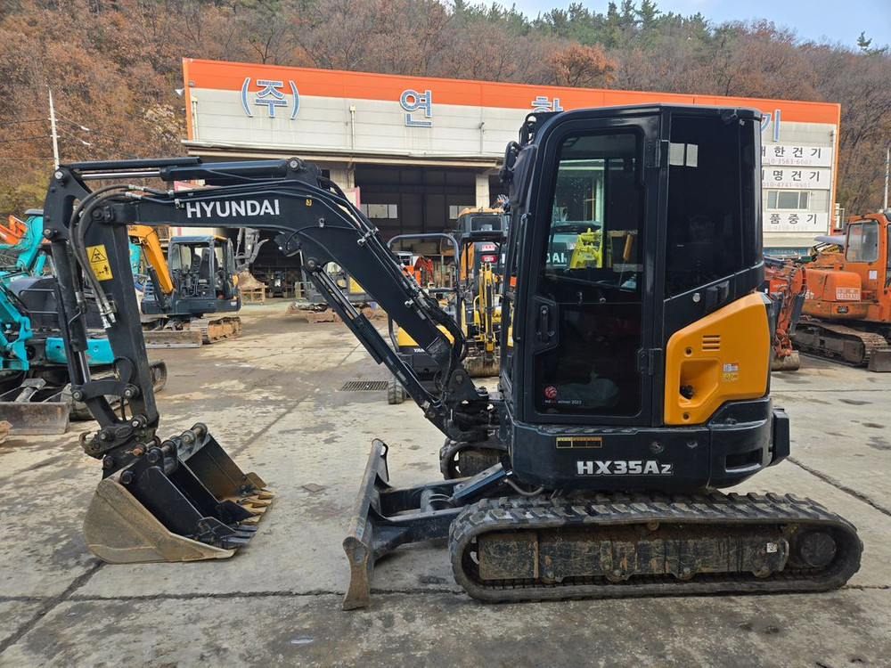 중고굴삭기 현대 HX35Z 캐빈형 2025년식 370시간 고령위치 중고포크레인매매 이미지