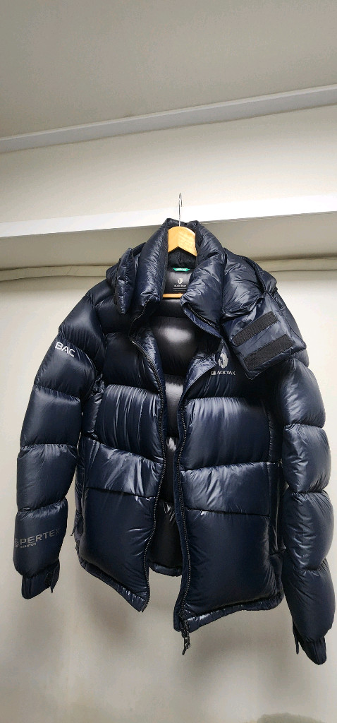 블랙야크 카마나 다운 패딩 자켓--6