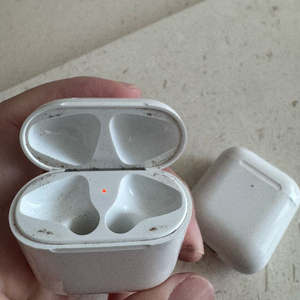 에어팟2세대 본체랑 유닛 이미지