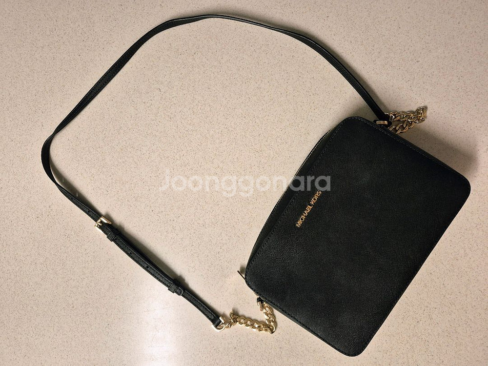 마이클코어스 여성 크로스백 명품 사피아노 가죽 카메라백--2