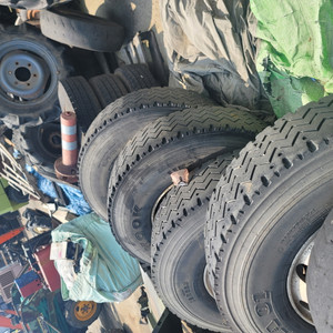 12r 22.5 한국 타이어 이미지