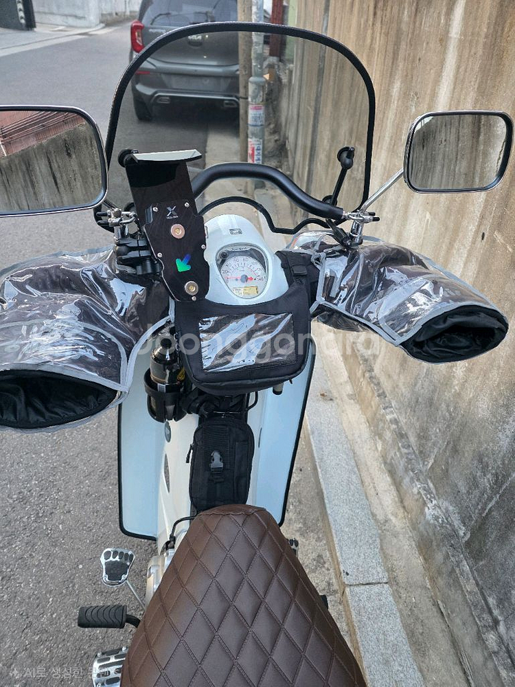 관리잘된 23년식 혼다 슈퍼커브 110 화이트 판매합니다.--4