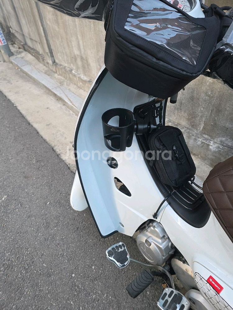 관리잘된 23년식 혼다 슈퍼커브 110 화이트 판매합니다.--5