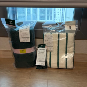 스타벅스 MSGM 그린(블랭킷,양말)+라코스테 타월(스트라이프) 일괄로 판매 해요~ 새상품