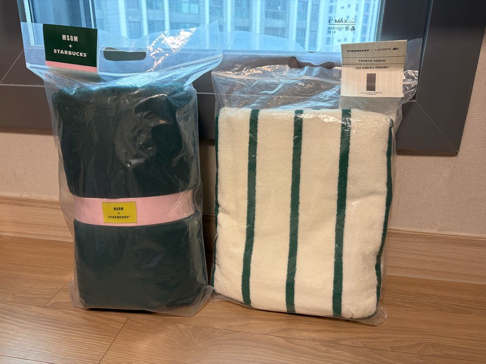 스타벅스 MSGM 그린(블랭킷,양말)+라코스테 타월(스트라이프) 일괄로 판매 해요~ 새상품--2