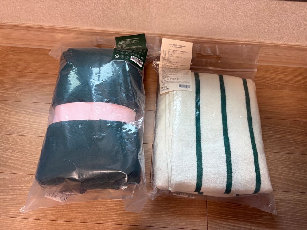 스타벅스 MSGM 그린(블랭킷,양말)+라코스테 타월(스트라이프) 일괄로 판매 해요~ 새상품--4