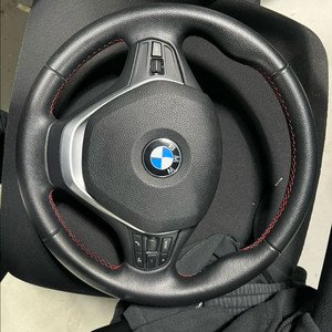 BMW F20 118D 핸들