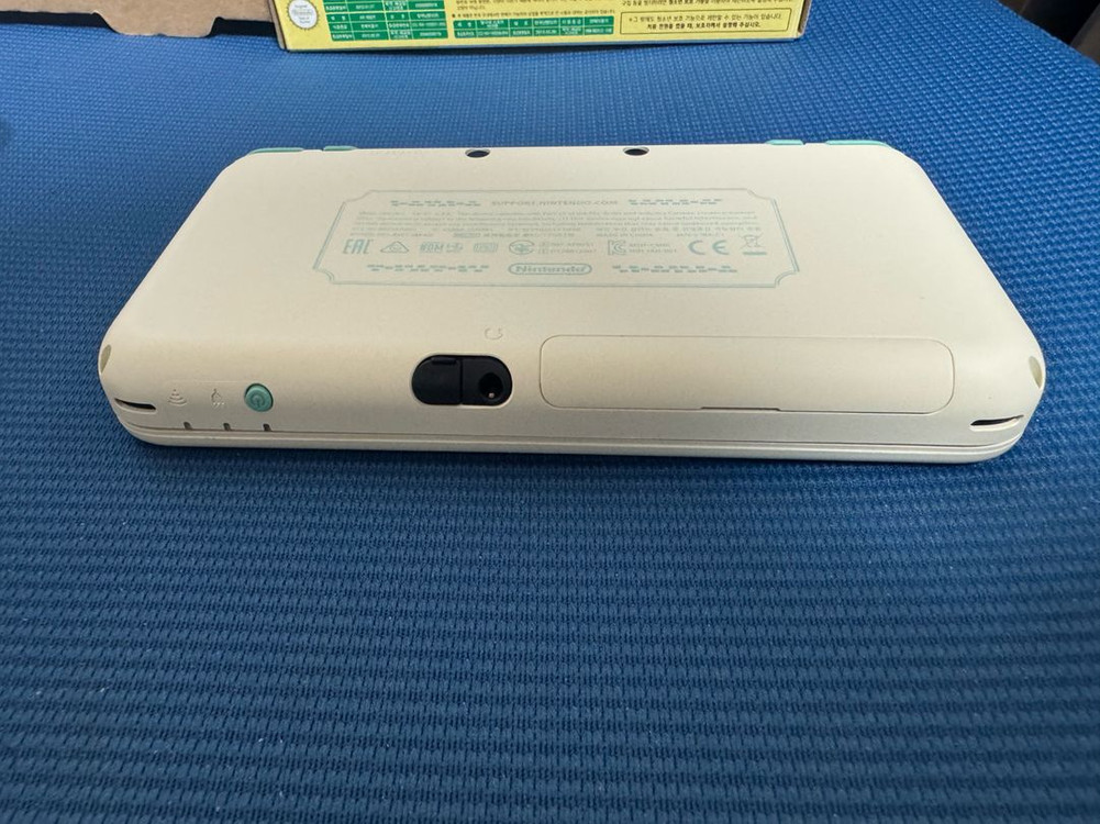 닌텐도 뉴 2ds xl 튀어나와요 동물의숲 에디션 이미지