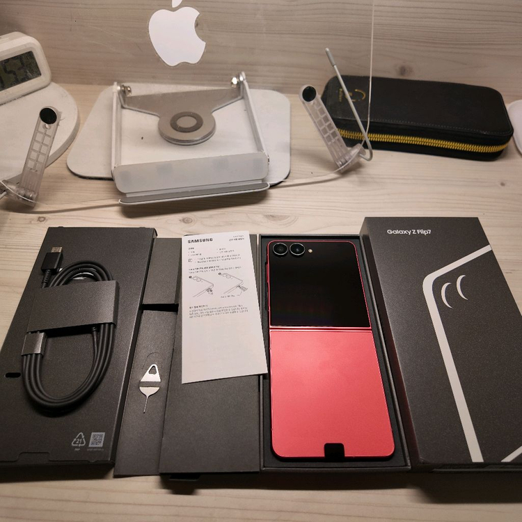 삼성 갤럭시 z플립7 코랄레드--2