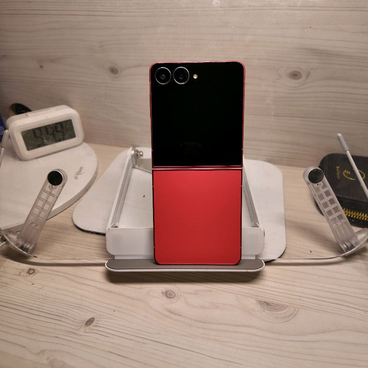 삼성 갤럭시 z플립7 코랄레드--4