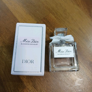 미스디올 미니어쳐 5ml 팝니다(미개봉새상품)