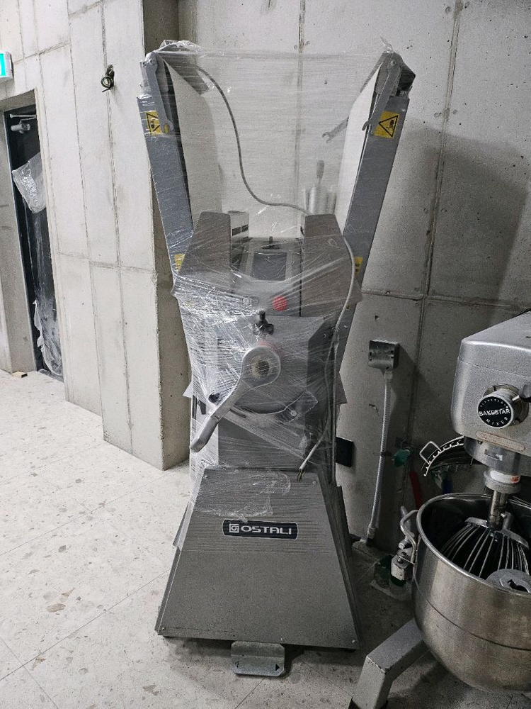 카페정리합니다 데크오븐 도우컨디셔너 컨벡션오븐 버티컬반죽기 파이롤러 냉장쇼케이스 빵진열대 등등--3